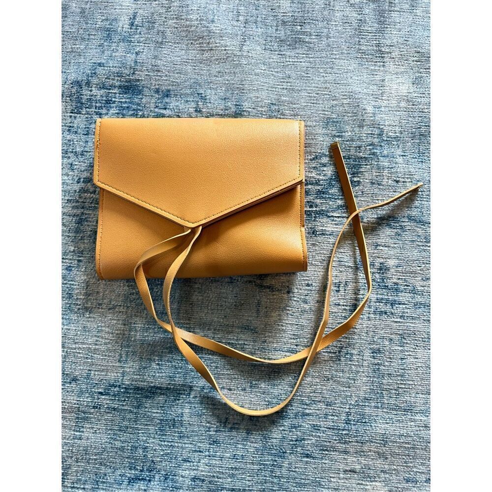 Glass Ladder & Co Katherine Tech Organizer Roll in Honey